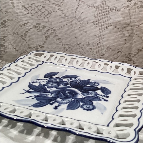 Lillian Vernon Cobalt Blue & White Floral Square Plate Lattice Edge 8” - Picture 13 of 16